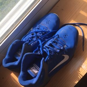 Nike basketball/tennis shoes size 8.5